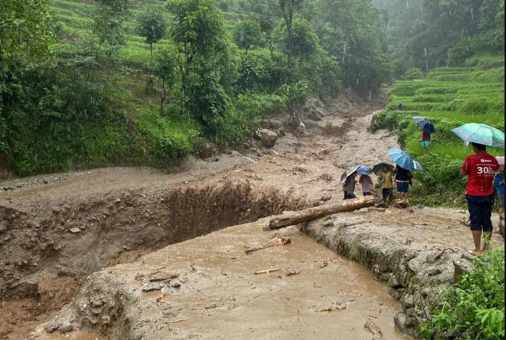 बागलुङमा पहिरो : ८ जनाको मृत्यु
