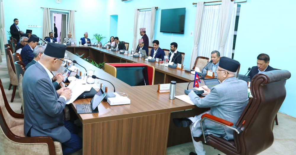 मन्त्रिपरिषद्को बैठकः सचिवको बढुवादेखि सरुवासम्म