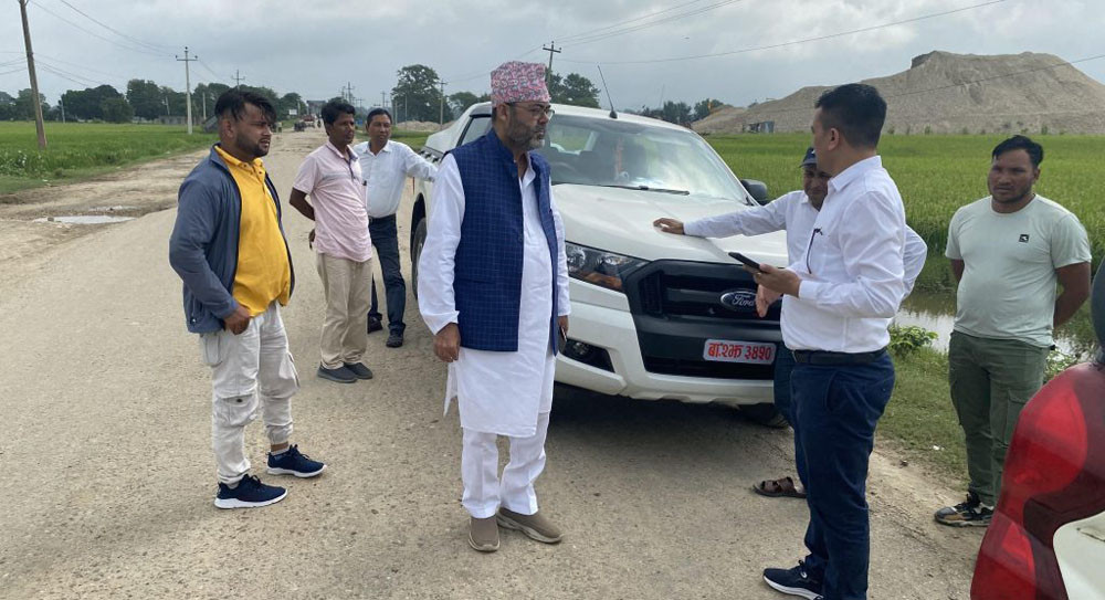 सडक निर्माणको माग गर्दै जनप्रतिनिधि आन्दोलित