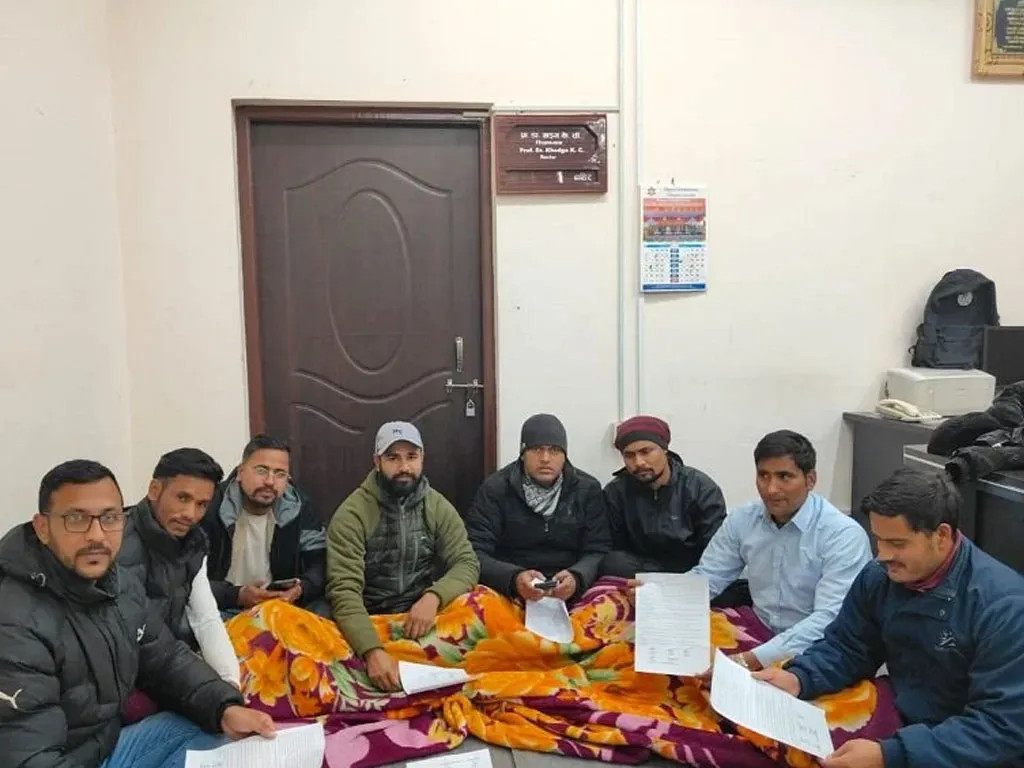 १० बुँदे माग राख्दै  त्रिवि रेक्टर कार्यालयमा ५ विद्यार्थी संगठनको धर्ना