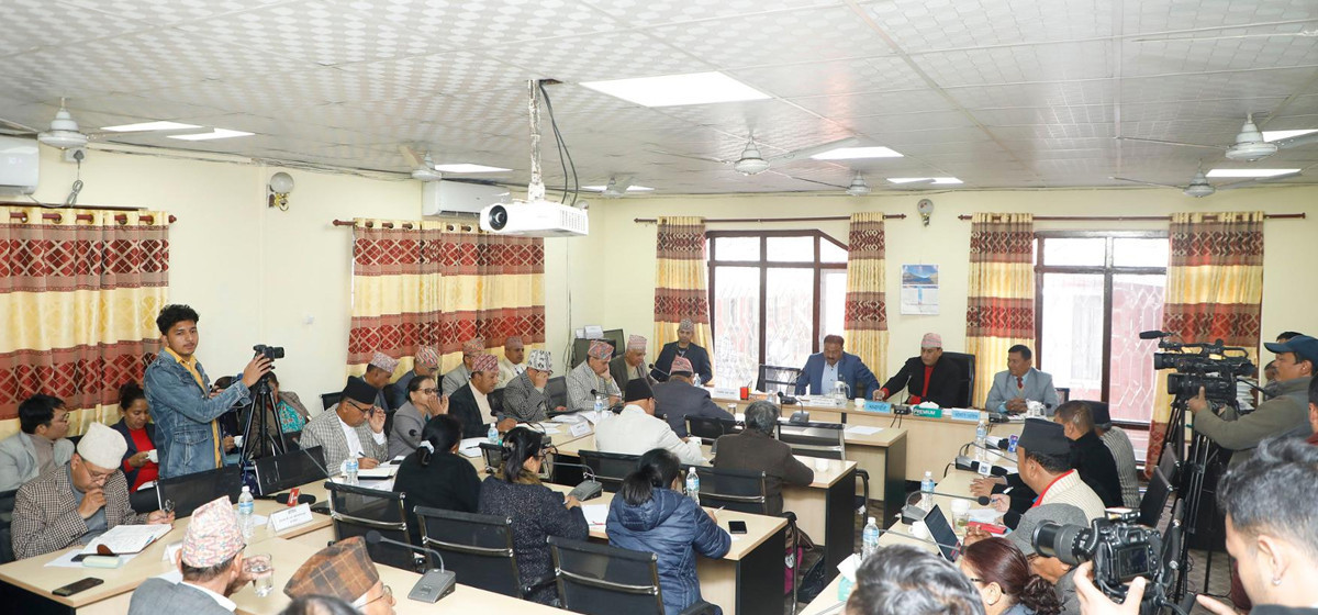तीनकुने घटनाबारे सरकारको जवाफ माग, गृहमन्त्रीलाई समितिमा बोलाइयो