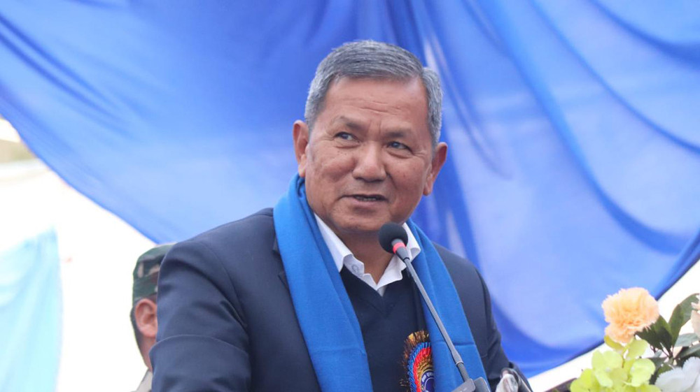 दर्ता नगरे सामाजिक सञ्जाल चल्‍न दिँदैनौ : मन्त्री गुरुङ