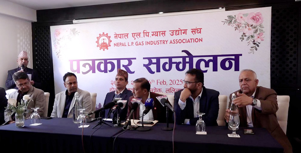 ग्यास उद्योगी आन्दोलीत, माग सम्बोधन नभए बिक्री वितरण नै ठप्प पार्ने