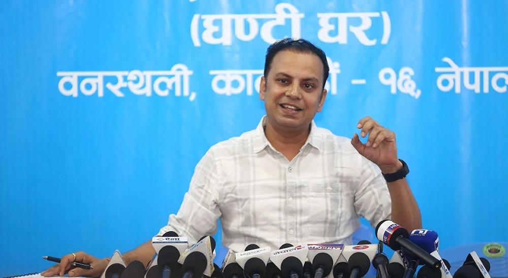 मनिष झाको कटाक्ष: ‘भिड्ने आँट भएकाले मैदान छोड्दैनन्’