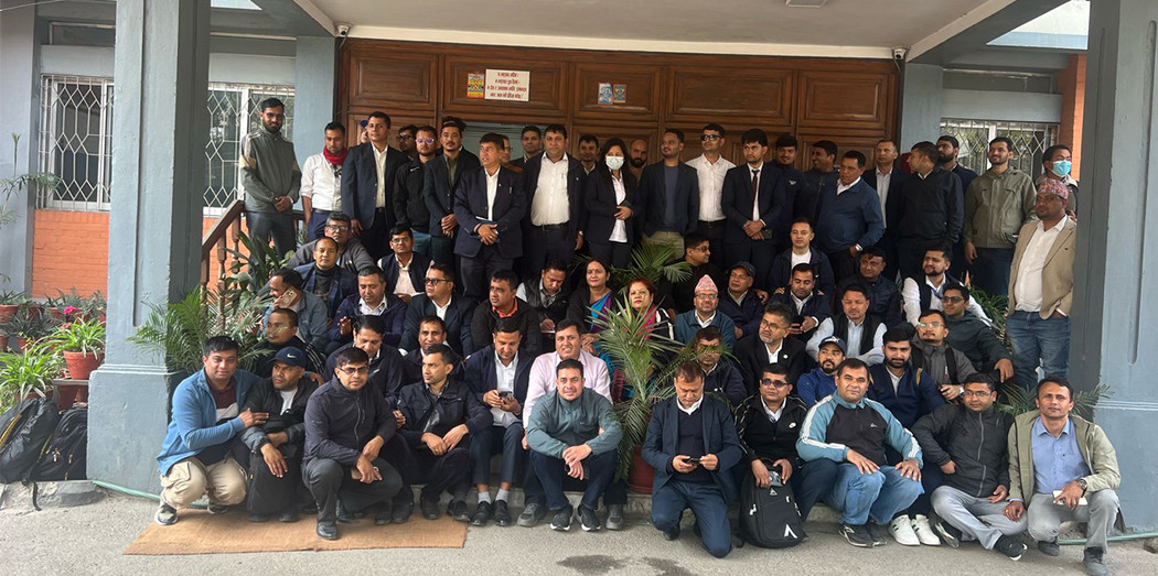 निजामती सेवा ऐन तत्काल जारीको माग गर्दै आन्दोलीत भए कर्मचारी