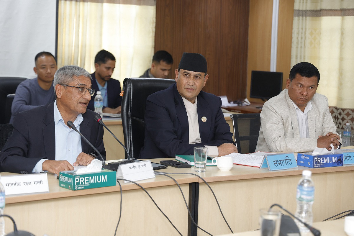 राजावादी समूहले शान्तिपूर्ण आन्दोलन गर्ने अनुमति लिएर निजी सम्पत्ति तोडफोड र आगजनीमा उत्रिएः गृहमन्त्री