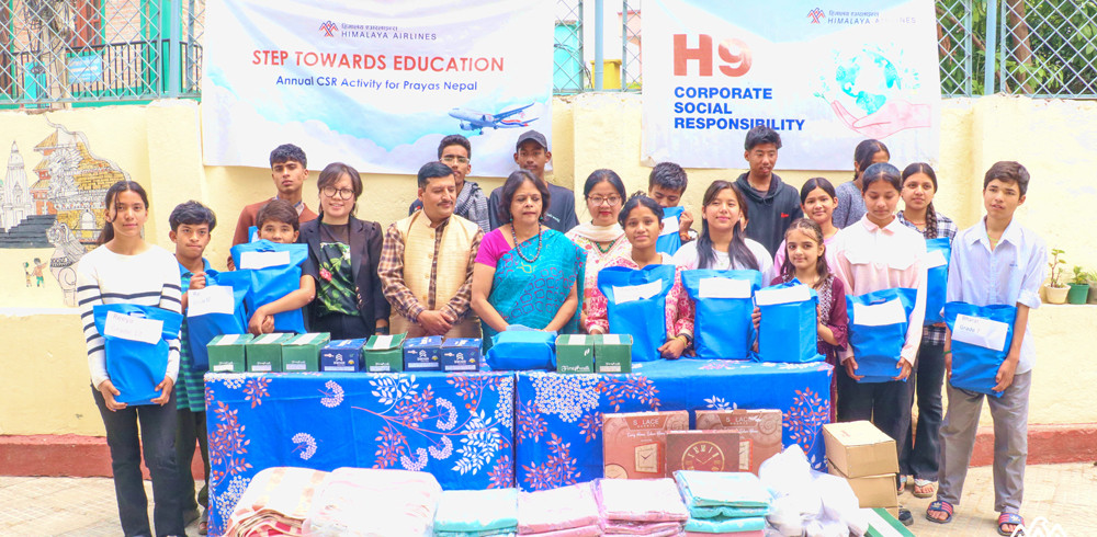हिमालय एयरलाइन्सले दियो प्रयास नेपालका बालबालिकालाई वर्षभरी पुग्ने शैक्षिक सामग्री