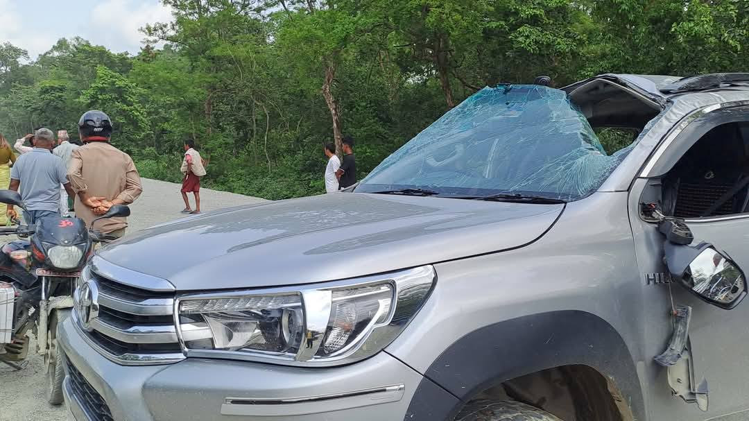 कोशीका चार सांसद चढेको कार दुर्घटना