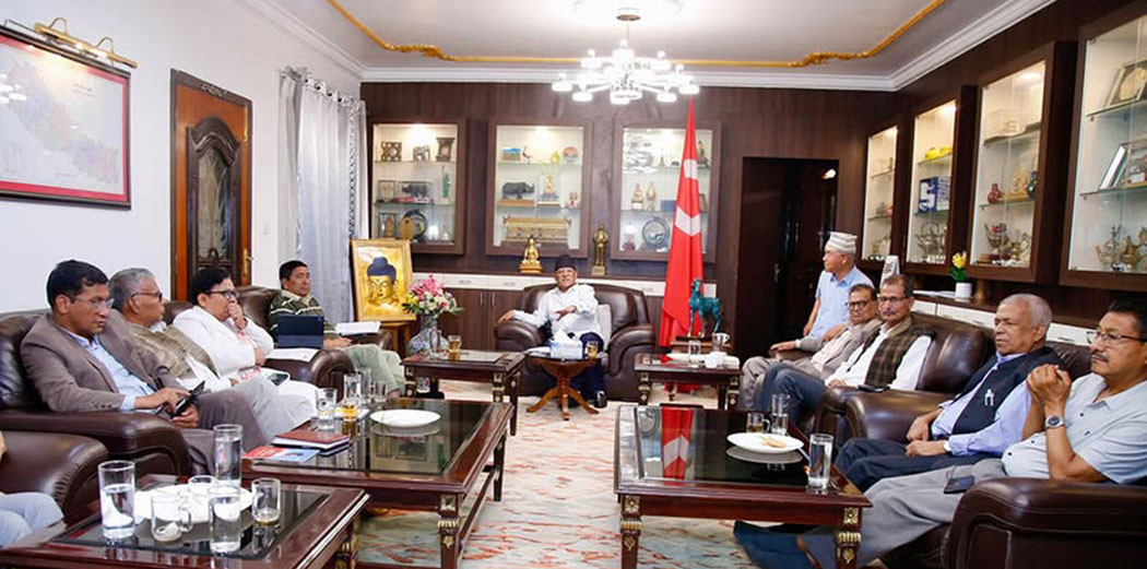 माओवादी पदाधिकारी बैठकको निर्णयः गृहमन्त्रीले राजीनामा नदिएसम्म संसद बैठक चल्न नदिने