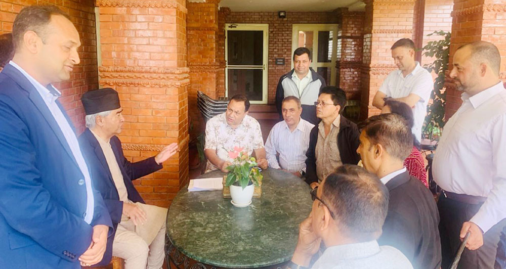 फियोनका पदाधिकारीले भेटे देउवा र अर्थमन्त्री, अवकाश कोष कटौतीको निर्णय संशोधन गर्ने आश्वासन