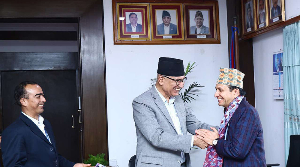 बीमा प्राधिकरणका अध्यक्ष पोखरेलले लिए सपथ