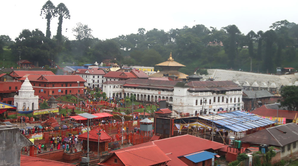 तीजमा पशुपतिनाथमा हजारौँ भक्तजनको घुइँचो, डेढ घण्टाभित्र दर्शन सकिने व्यवस्था