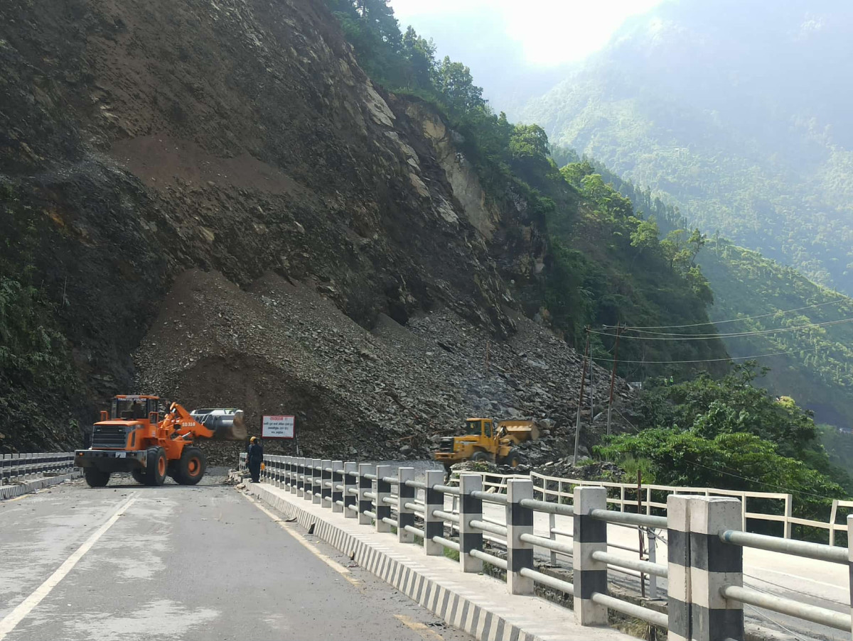 नारायणगढ–मुग्लिन सडक सञ्चालन अनिश्चित, वैकल्पिक मार्ग प्रयोग गर्न आग्रह