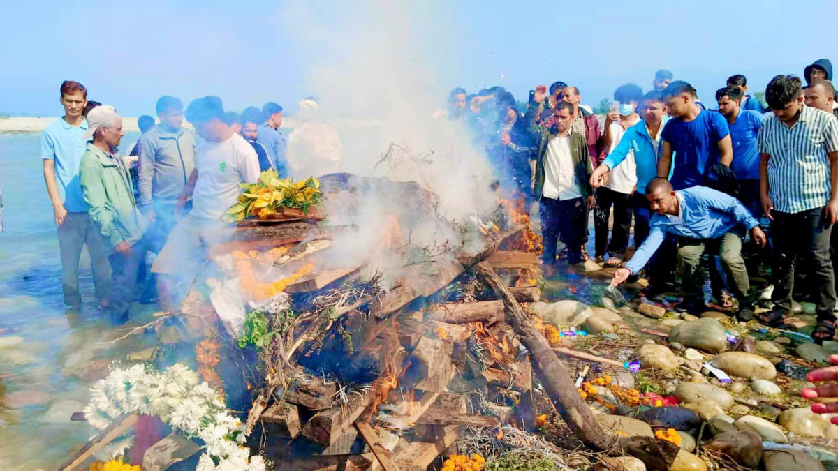 विपिन जोशीको राष्ट्रिय सम्मानका साथ अन्त्येष्टि
