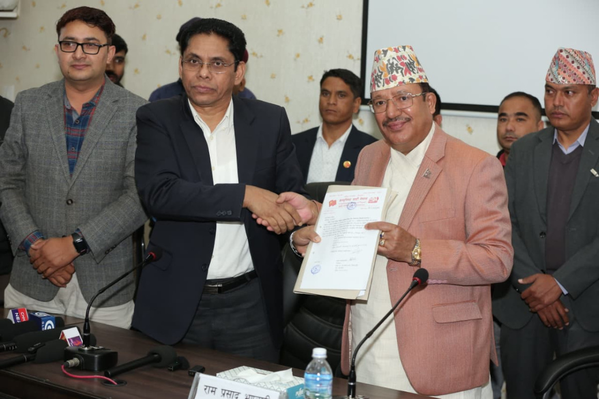 विप्लव नेतृत्वको नेकपाले दियो निर्वाचन आयोगमा दल दर्ताको निवेदन