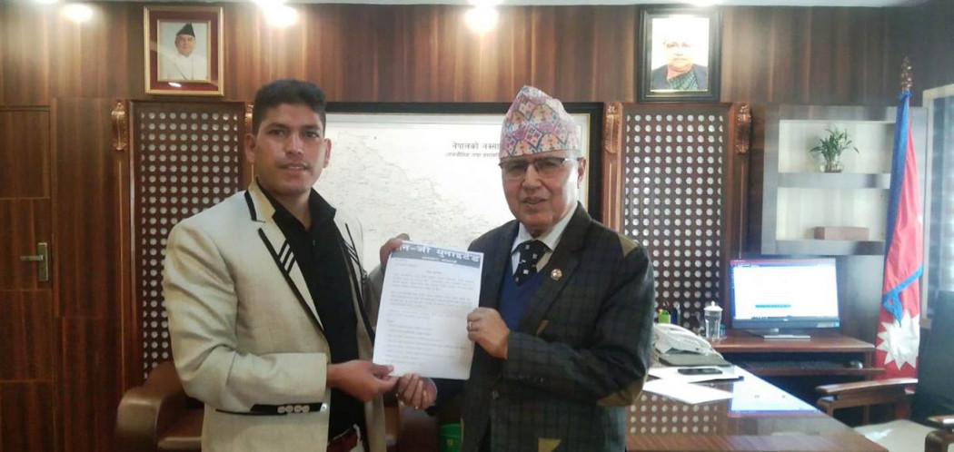 जेनजी युनाइटेडले माग्यो गभर्नरको राजीनामा, विभिन्न ८ माग राख्दै अर्थमन्त्रीलाई बुझायो ज्ञापन पत्र