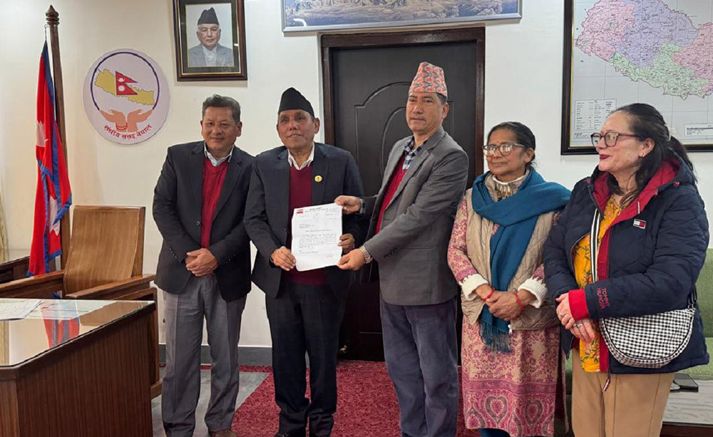 राष्ट्रिय सभाको अधिवेशन बोलाउन माग गर्दै अध्यक्ष दाहाललाई कांग्रेसको ज्ञापनपत्र